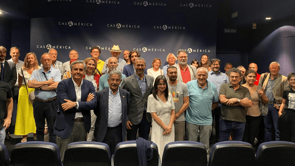 Presentación en Madrid, con Miguel Ángel Revilla, responsables de Anpier y asociados en “En la cuneta”.