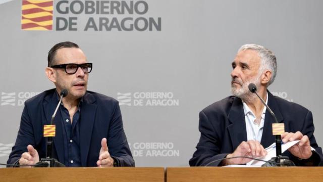 El director general de Cultura, Pedro Olloqui, y el asesor del departamento, Juan Ulibarri, en la rueda de prensa este martes.