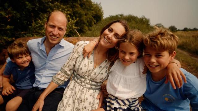 La princesa de Gales junto a Guillermo de Inglaterra y sus tres hijos.