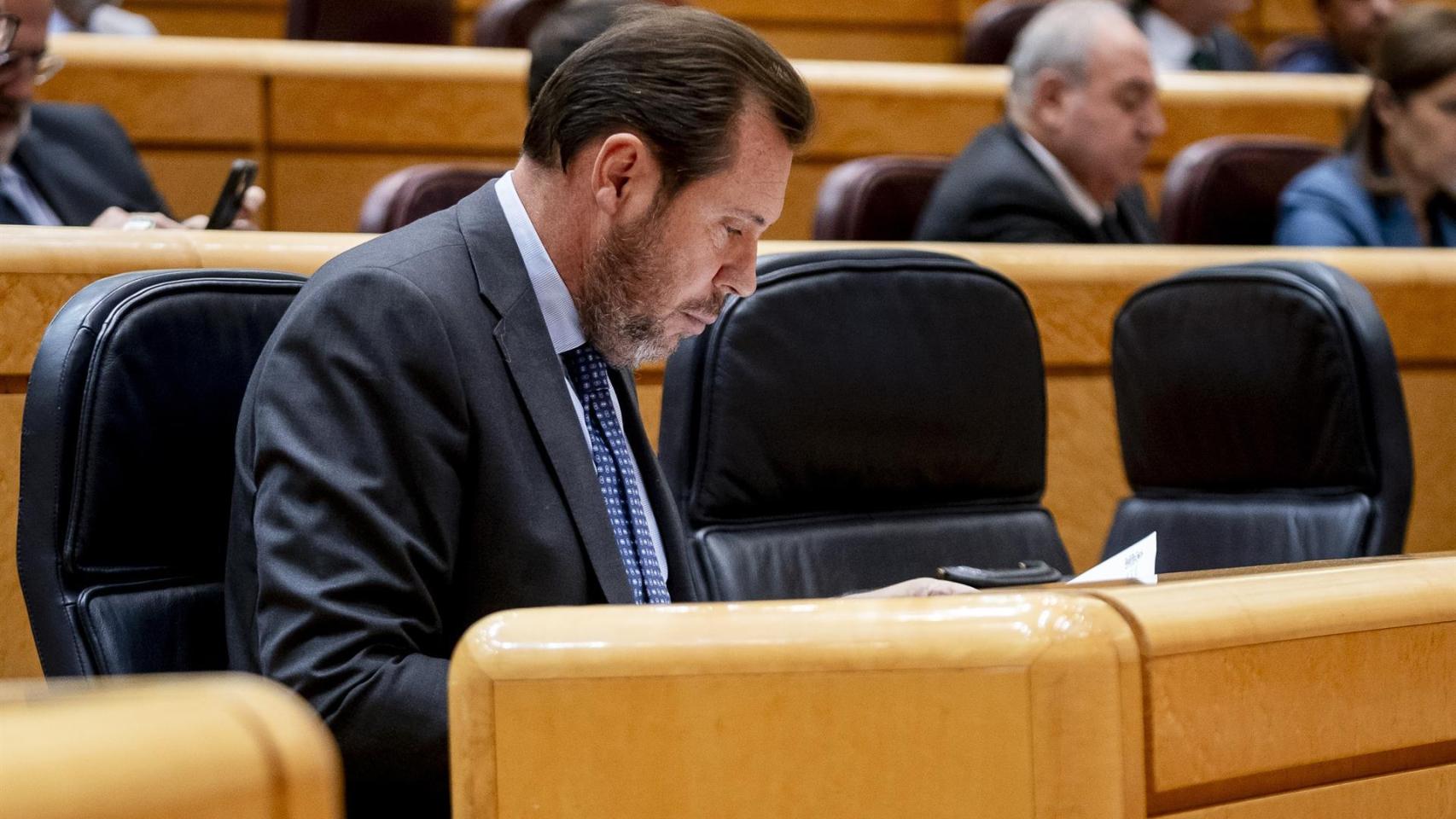 El ministro de Transporte y Movilidad Sostenible, Óscar Puente, durante una sesión plenaria en el Senado, a 10 de septiembre