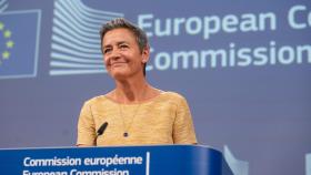 La vicepresidenta de la Comisión y responsable de Competencia, Margrethe Vestager, durante su rueda de prensa de este martes en Bruselas