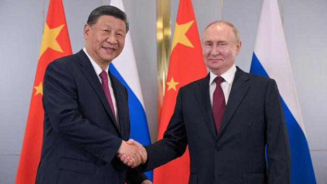 Putin y Xi, durante la cumbre de la Organización de Cooperación de Shanghái en Astaná.