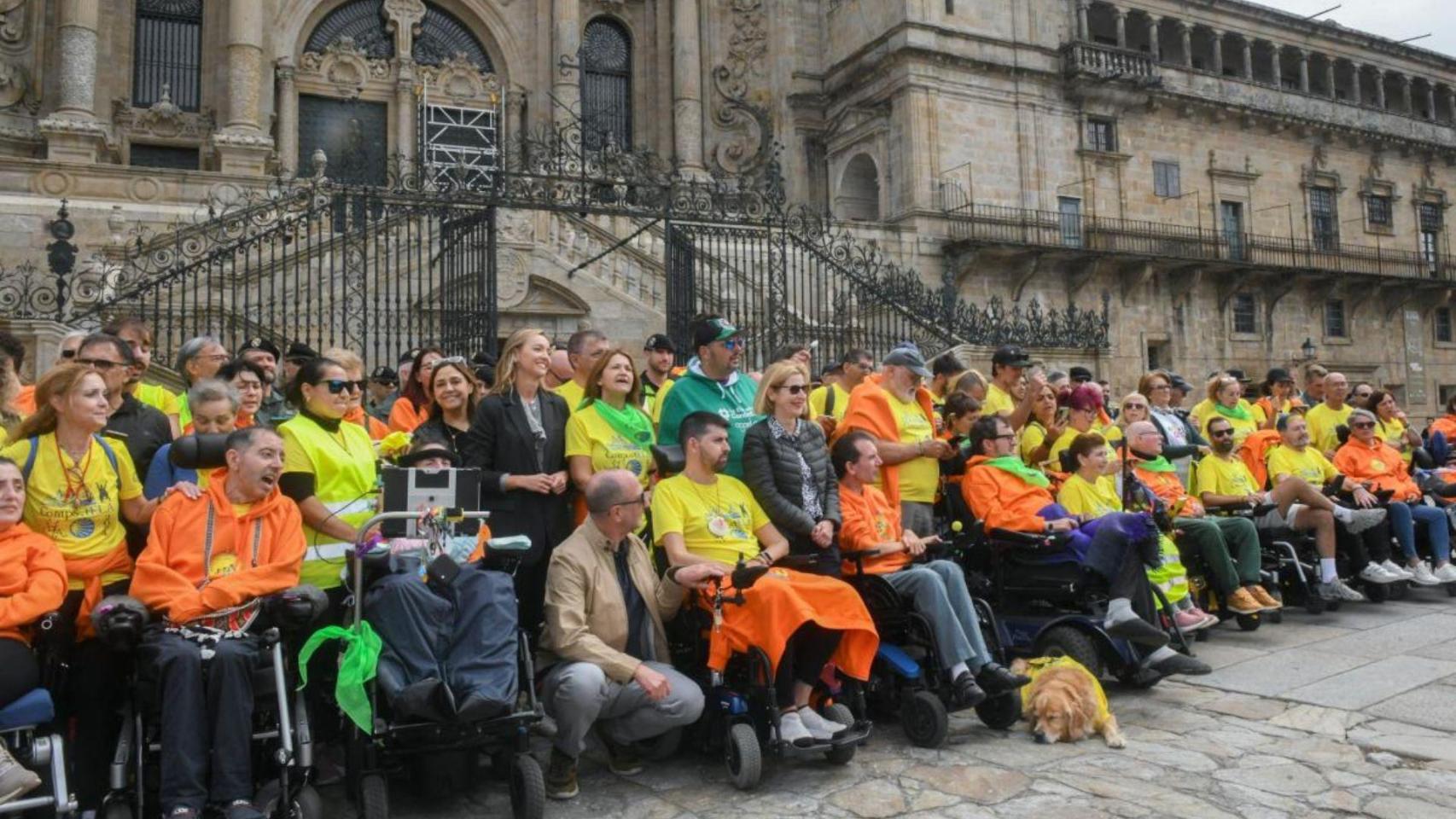 Llegada a Santiago del grupo de pacientes con ELA.