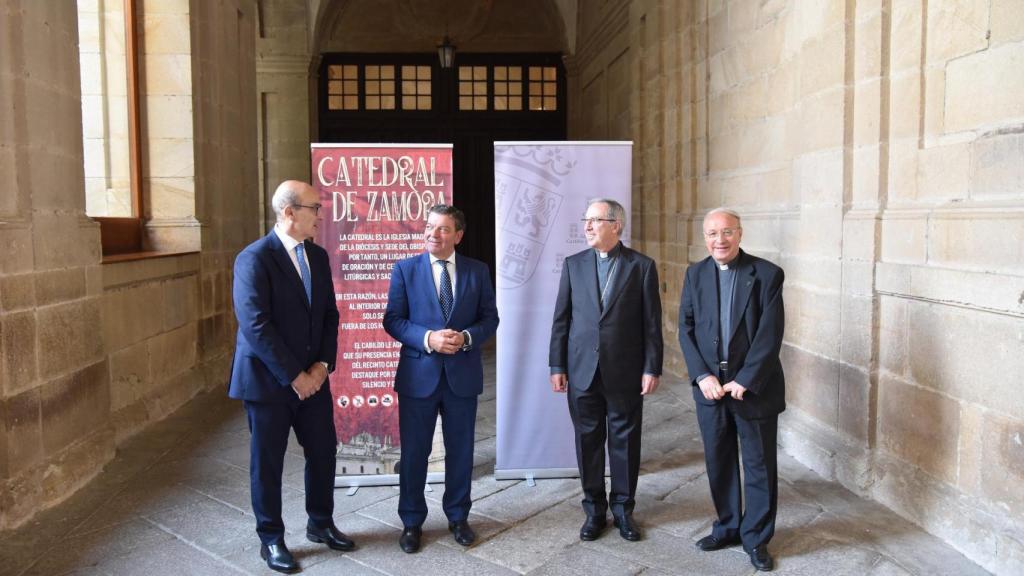 El consejero de la Presidencia, Luis Miguel González Gago, presenta junto a la Diócesis de Zamora las actividades por el 850 aniversario de la construcción de la Catedral