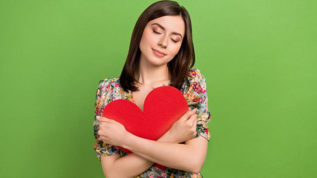 La energía femenina está relacionada con el amor y los cuidados.