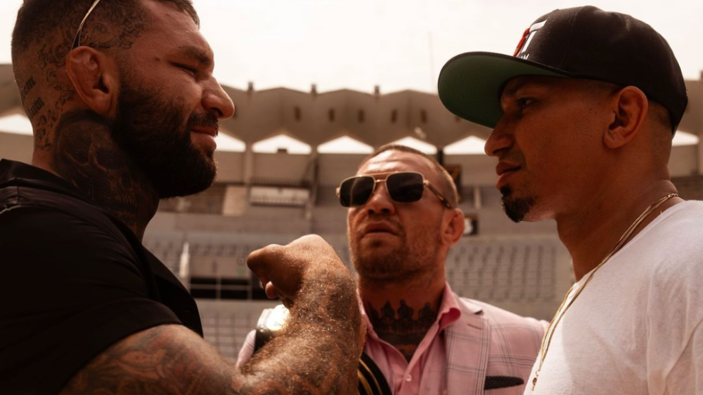 Franco Tenaglia y Tony Soto, bajo la mirada de Conor McGregor