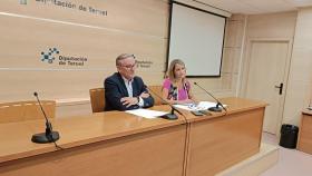 El presidente de la Diputación de Teruel, Joaquín Juste, y la diputada delegada del área de Hacienda, Yolanda Sevilla´.