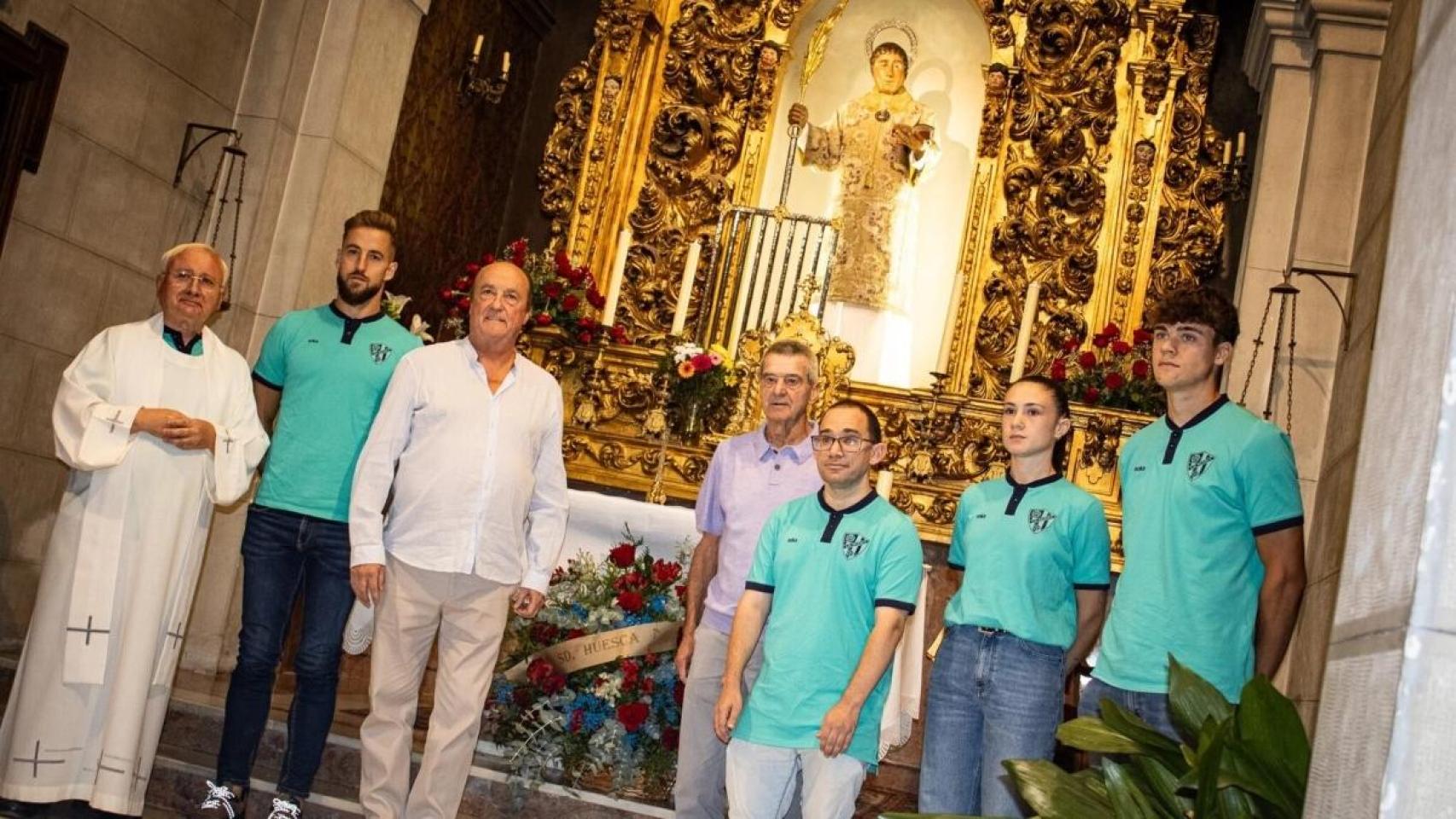 La S.D. Huesca le pide a San Lorenzo guía y acompañamiento para la temporada en su tradicional ofrenda