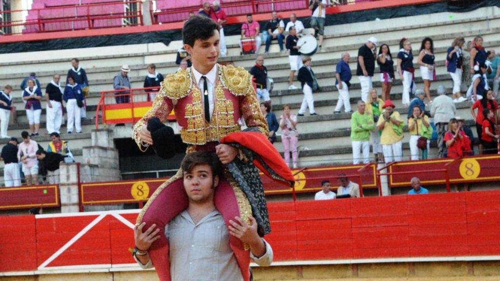 Daniel Medina triunfa en la última de la feria de Laguna de Duero