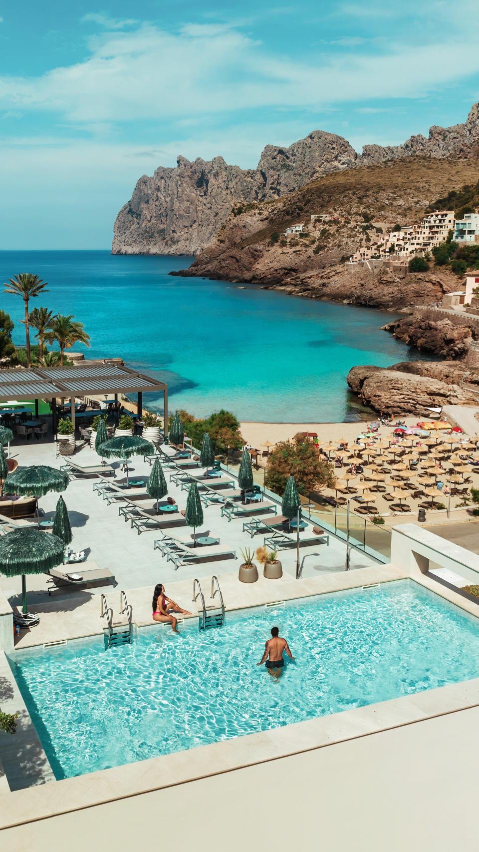 Cala Molins desde el rooftop del hotel Vicenç de la Mar.