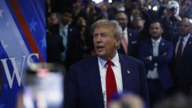 Donald Trump, en la sala de prensa habilitada por la cadena ABC durante el debate.