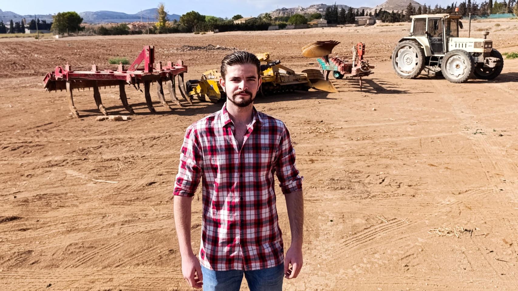 El periodista visita un campo de cultivo en La Unión (Murcia).