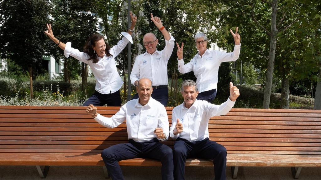 Los seleccionados posan felizmente en Madrid días antes de marchar hacia Perú.