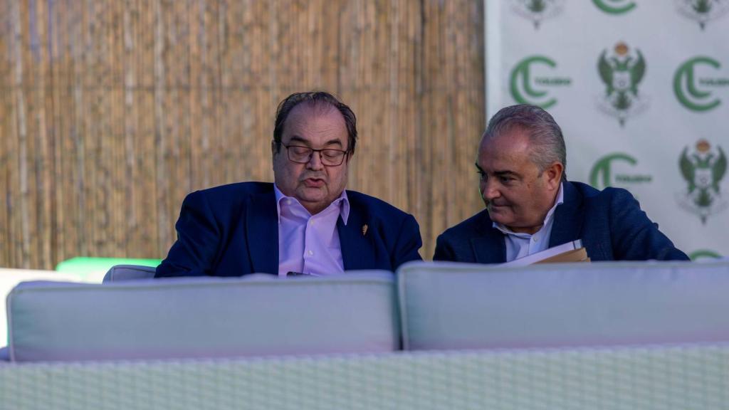 Fernando Núñez Rebolo, presidente del Grupo Ibérica, junto a su director de comunicación, Vicente Garrido.