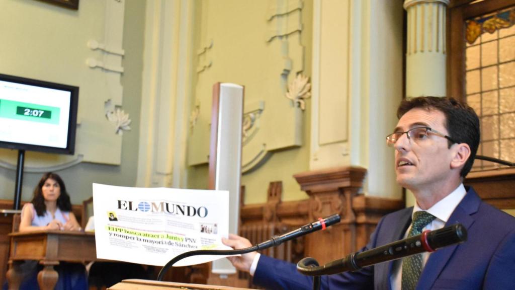 Pedro Herrero durante el pleno del Ayuntamiento de Valladolid (1)