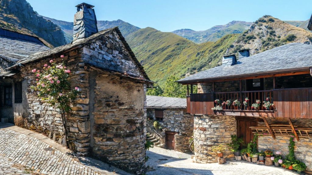 Peñalba de Santiago, una preciosa aldea en El Bierzo