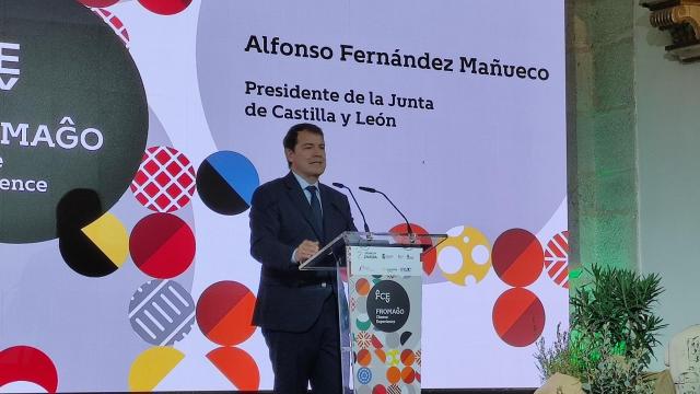 El presidente de la Junta, Alfonso Fernández Mañueco, durante su intervención en la inauguración de la II Feria Fromago en Zamora, este jueves