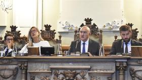 Irene Carvajal, Jesús Julio Carnero y Francisco Blanco durante el pleno del Ayuntamiento de Valladolid