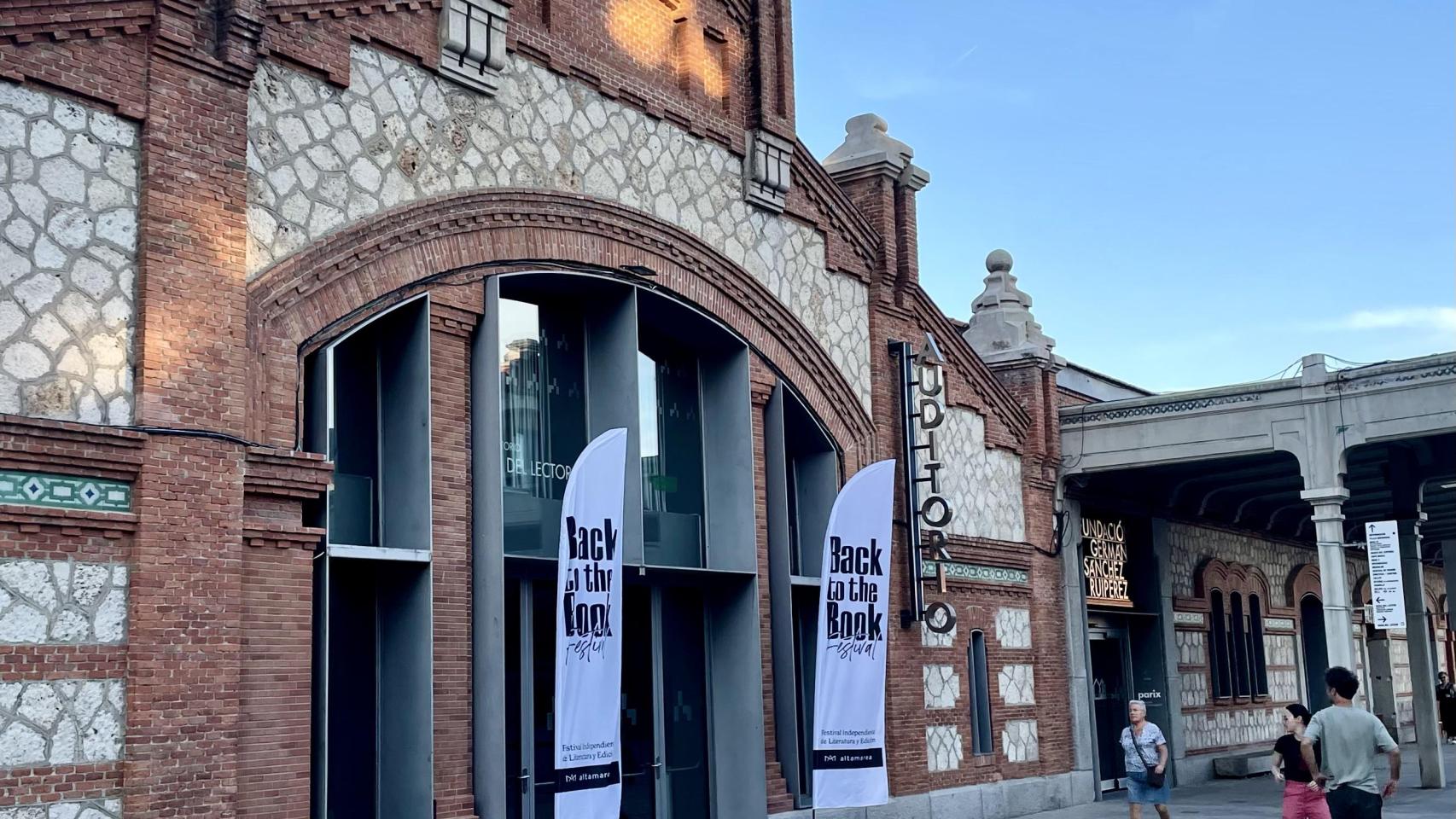 La Casa del Lector, en el centro cultural Matadero, acoge el festival Back to the Book.