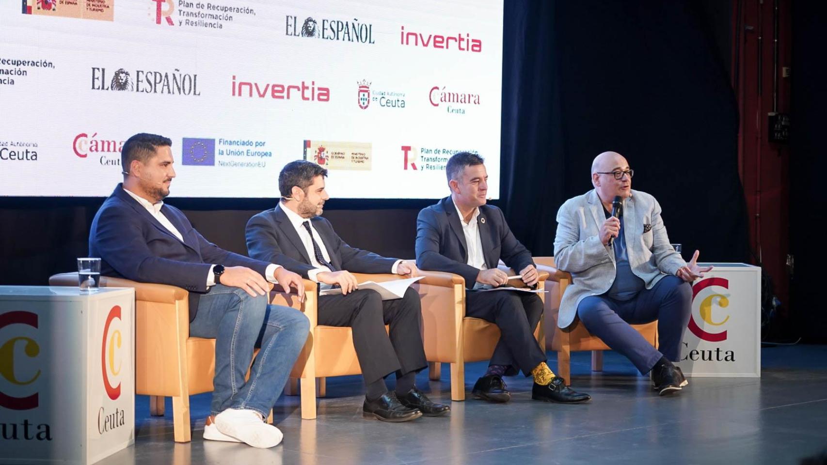 Imagen de la mesa redonda 'Turismo inteligente', en la segunda jornada del II Foro Económico Español en Ceuta.