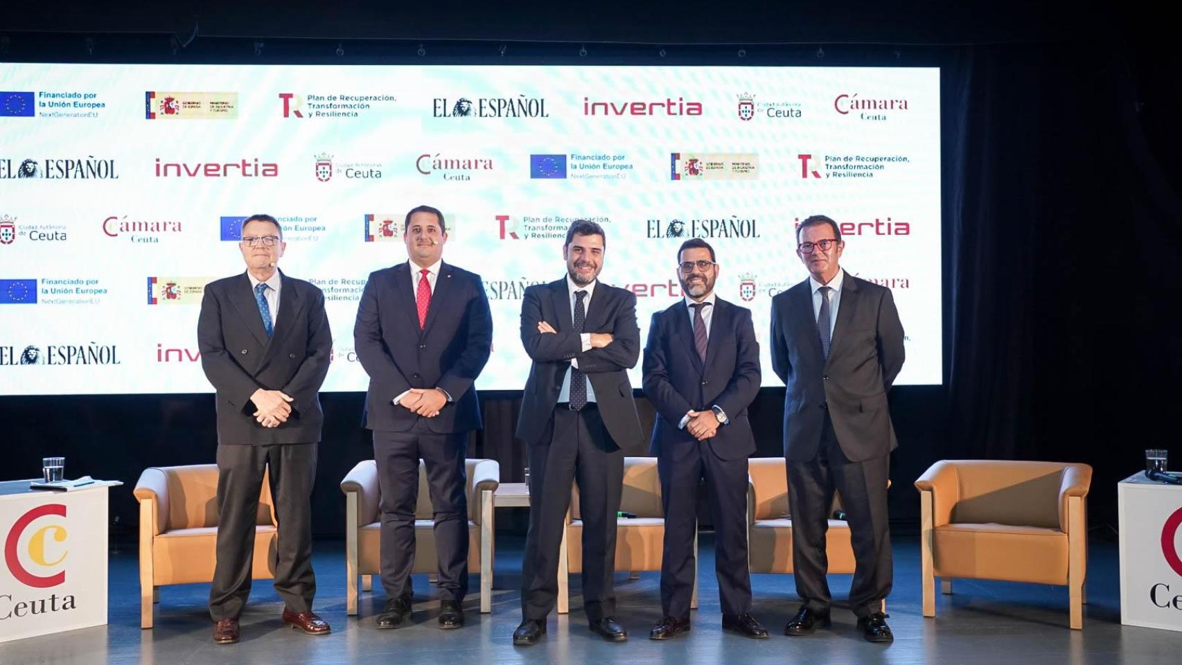 Alejandro Ramírez, consejero de Fomento, Medio Ambiente y Servicios Urbanos de la Ciudad Autónoma de Ceuta, Antonio Barranco, administrador de GVesta, Enrique Bueso, gerente de la Asociación Española de Gestores Públicos de Vivienda y Suelo (AVS) y Jorge Fernández-Portillo, secretario general de la Federación de Agrupaciones de Empresarios de la Construcción de Cádiz (FAEC) y secretario general de Fadeco Contratistas, asociación de las empresas de la construcción en Andalucía.