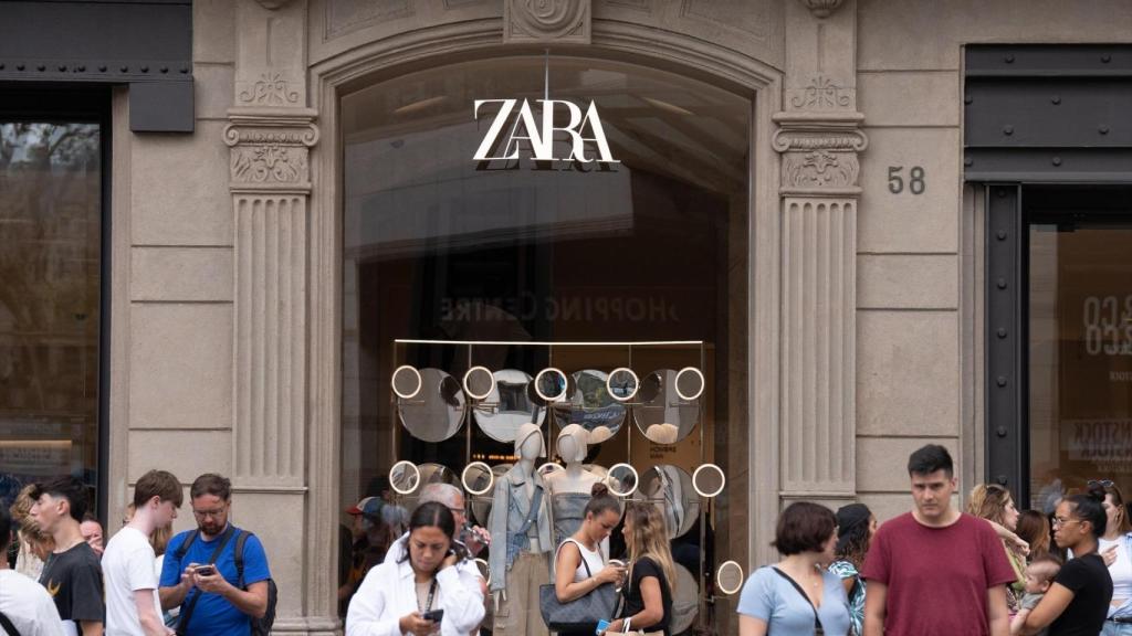 Una tienda de la franquicia Zara en Barcelona, a 7 de agosto de 2023, en Barcelona.