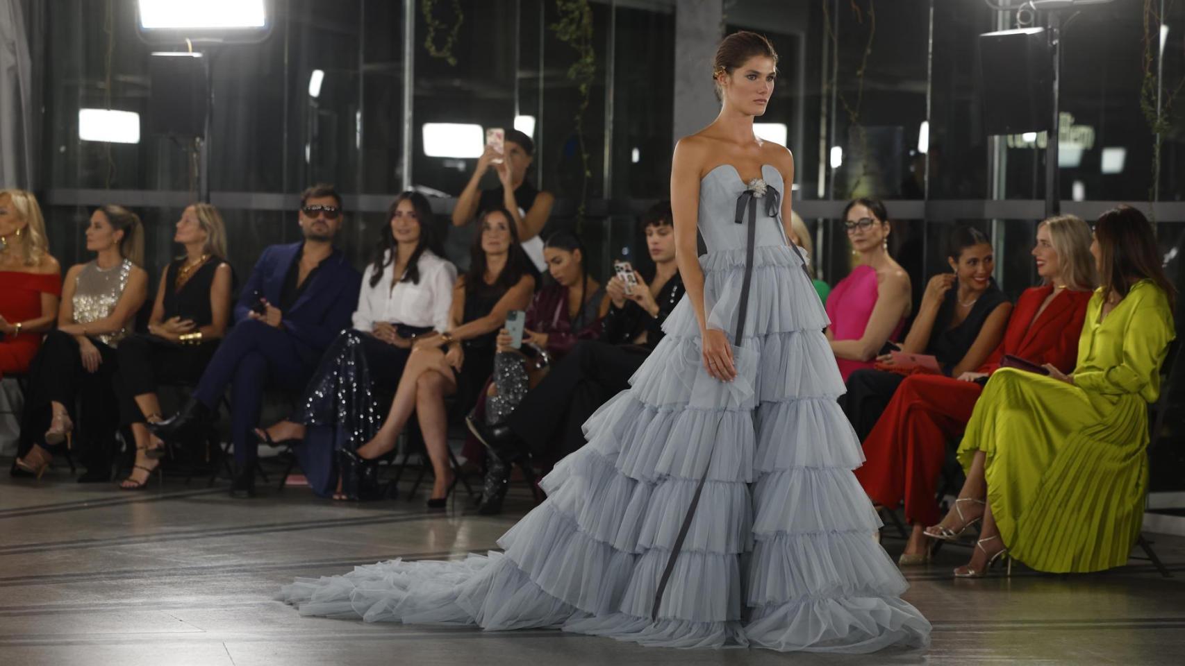 Silueta del desfile de Pedro del Hierro.