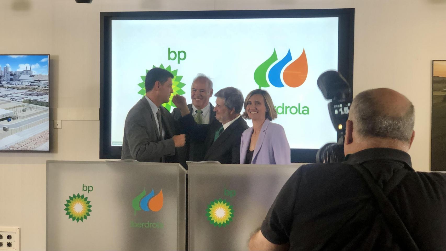 Firma del acuerdo empresarial entre BP e Iberdrola. EE