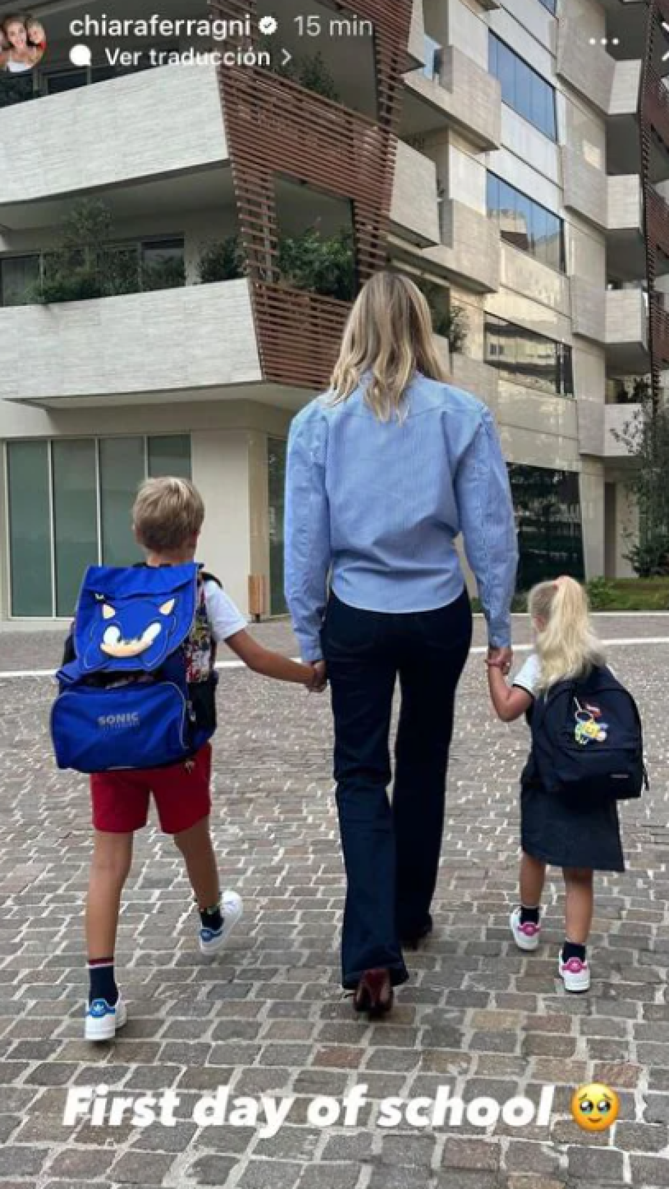 Chiara Ferragni junto a sus hijos, en su primer día de colegio.