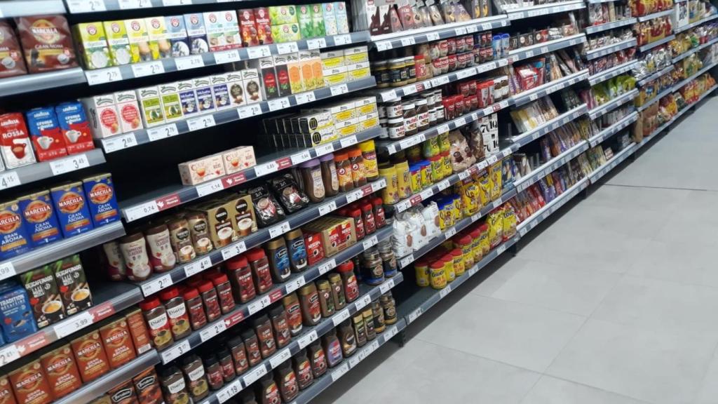 Interior del nuevo supermercado