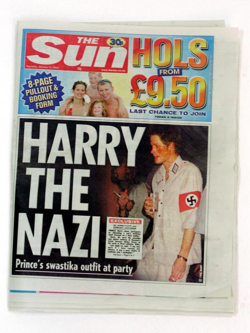 Portada en 'The sun' con Harry disfrazado de nazi.