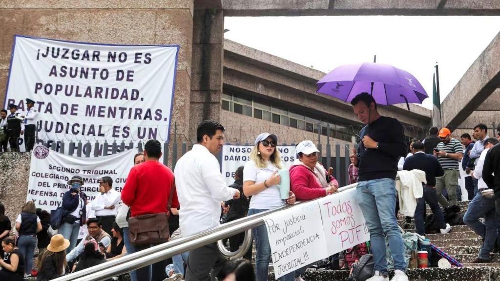 Protesta contra la reforma judicial propuesta por AMLO.