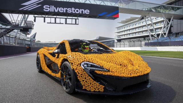 McLaren P1 hecho de LEGO.