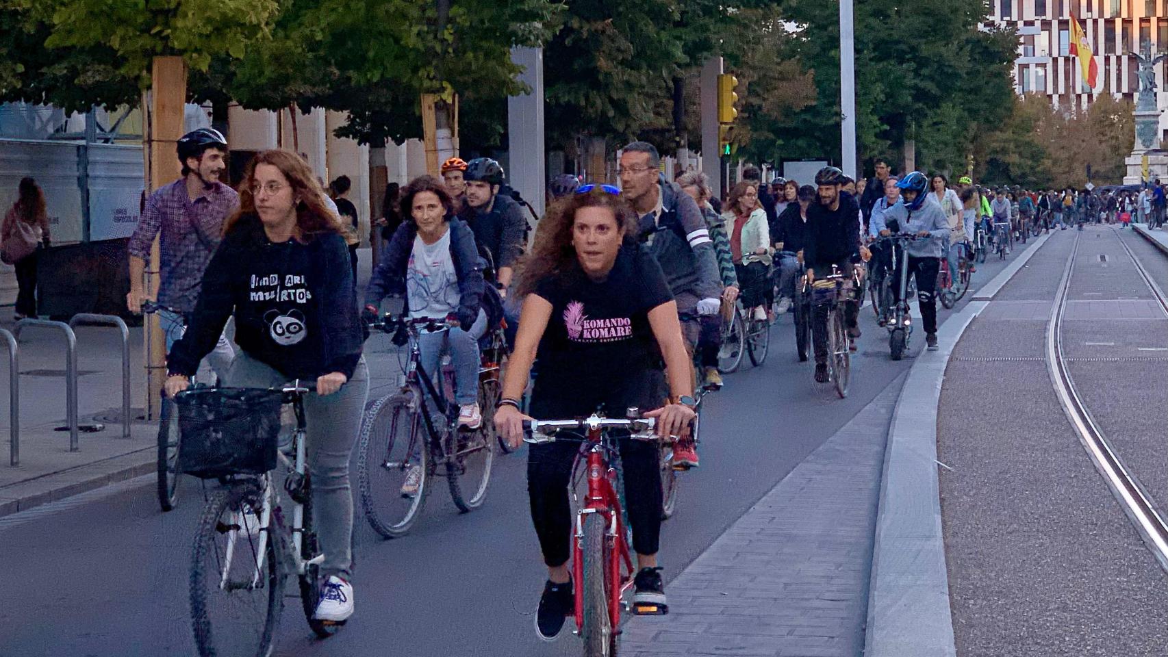 Marcha en bici por el paseo de la Independencia