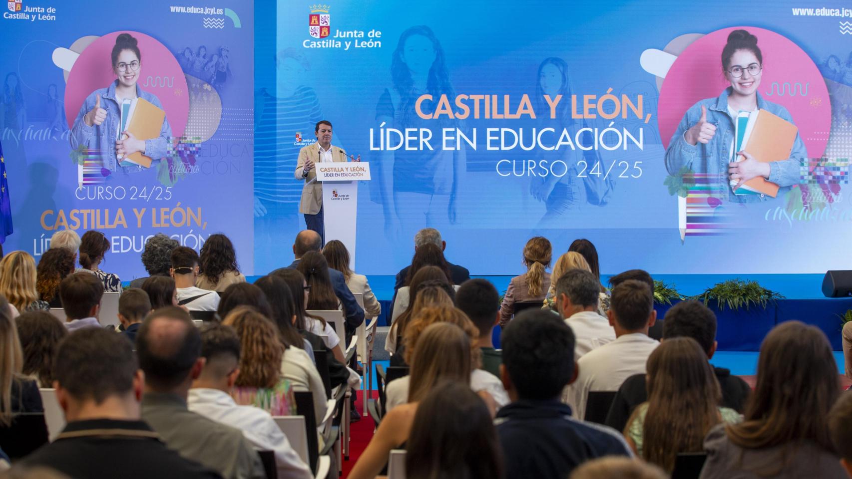 El presidente de la Junta, Alfonso Fernández Mañueco, inaugura en el municipio abulense de Fontiveros el curso escolar 2024/2025 en Castilla y León, este viernes