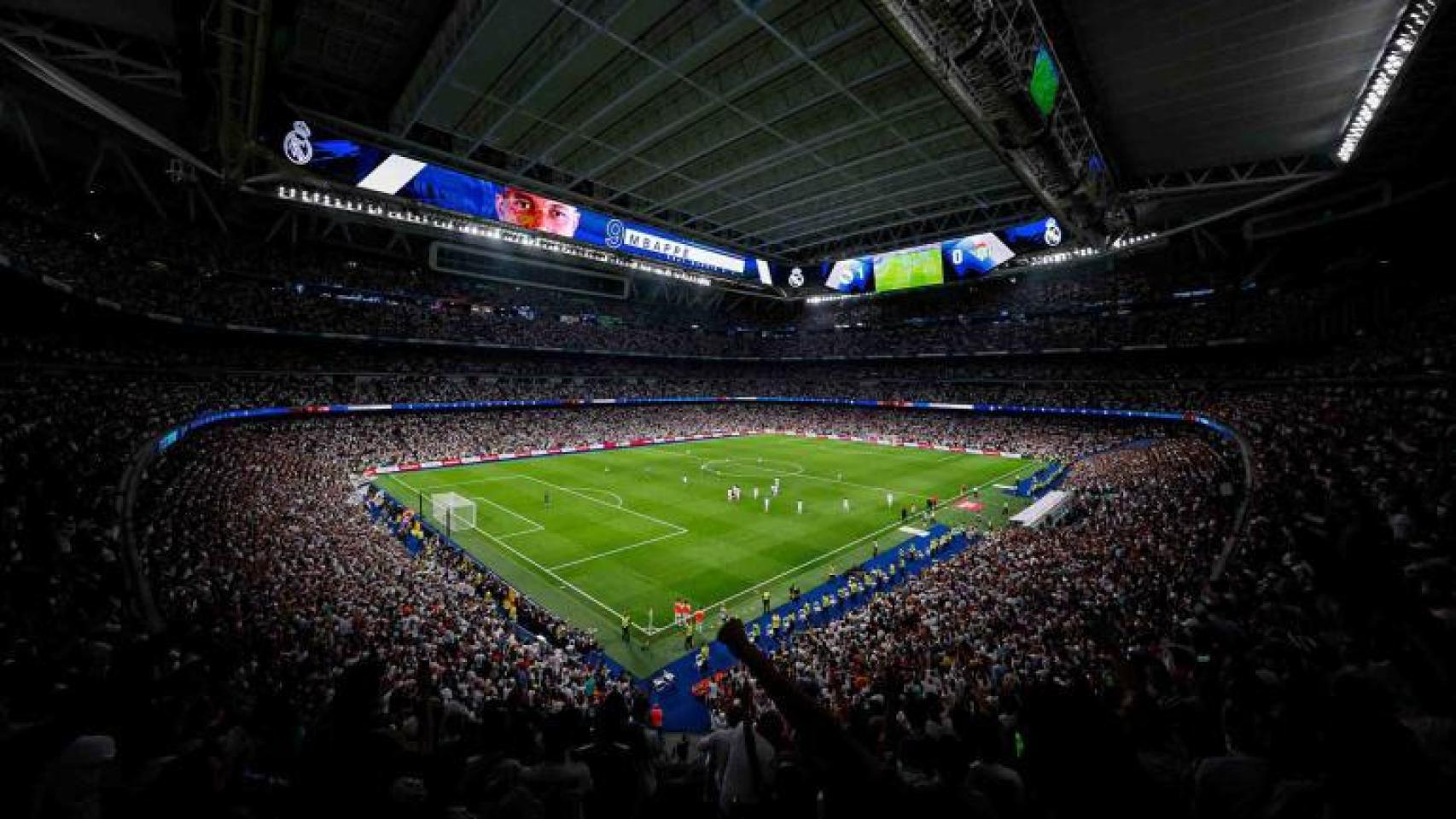 La UEFA amenaza con el cierre parcial del Santiago Bernabéu e impone una multa al Madrid por los cánticos ante el City