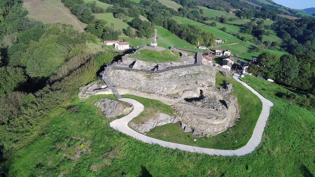 Vista aérea del castillo de Amaiur.