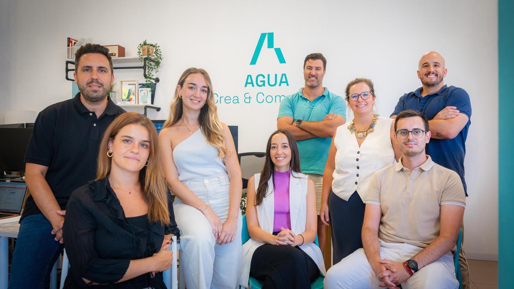 Equipo de AGUA crea&comunica.