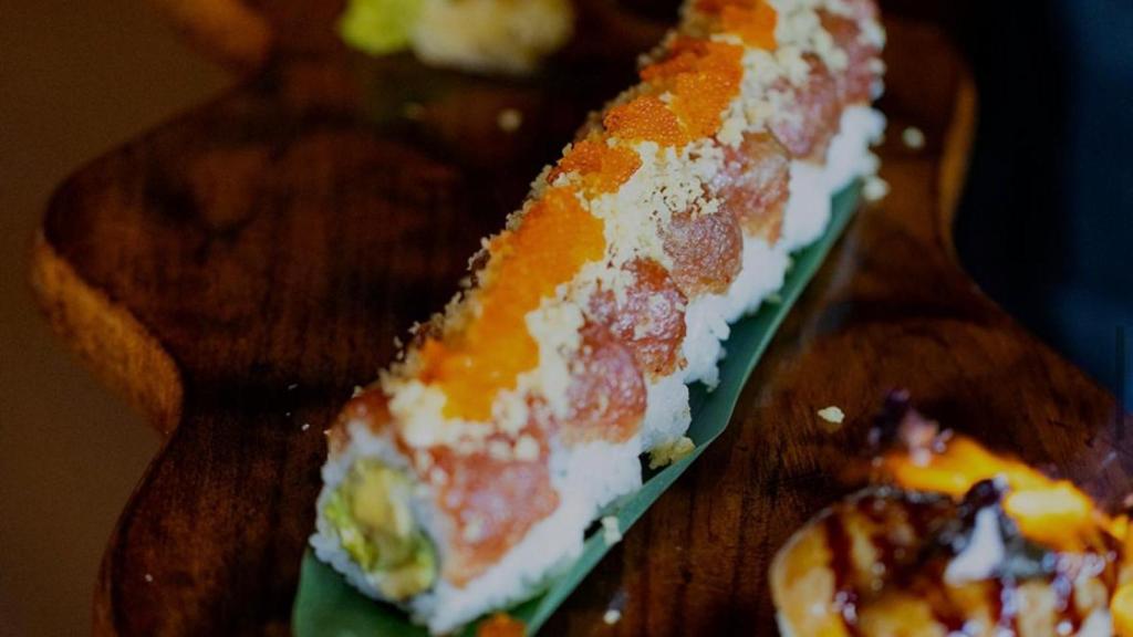 Un uramaki del restaurante Tiki de Torremolinos