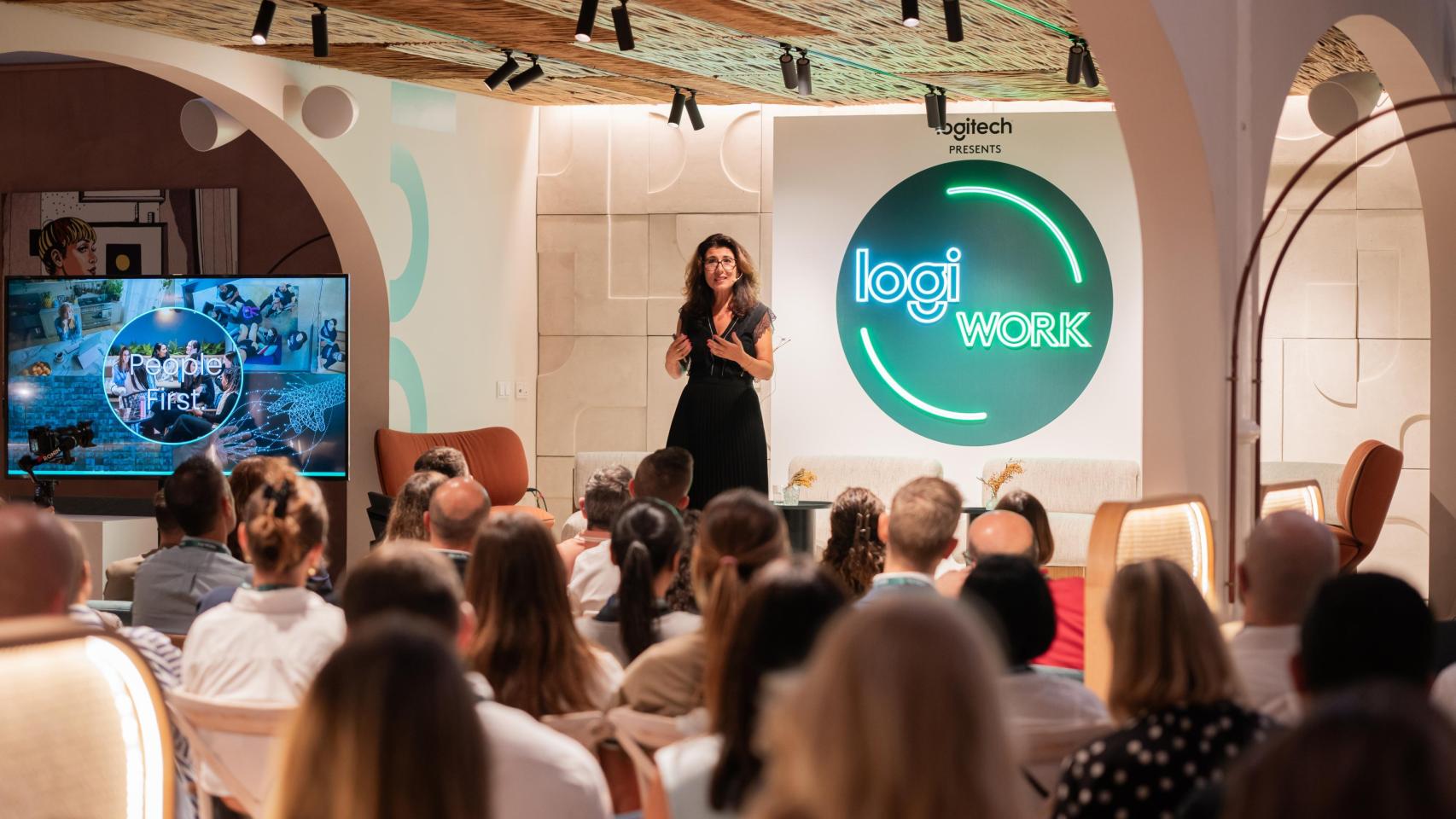 Delphine Donné, directora general de Personal Workspace Solutions en Logitech, en Logi WORK