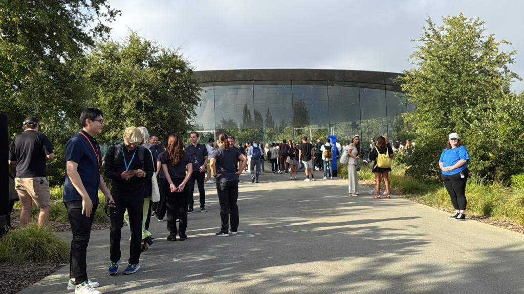 Llegada al Teatro Steve Jobs