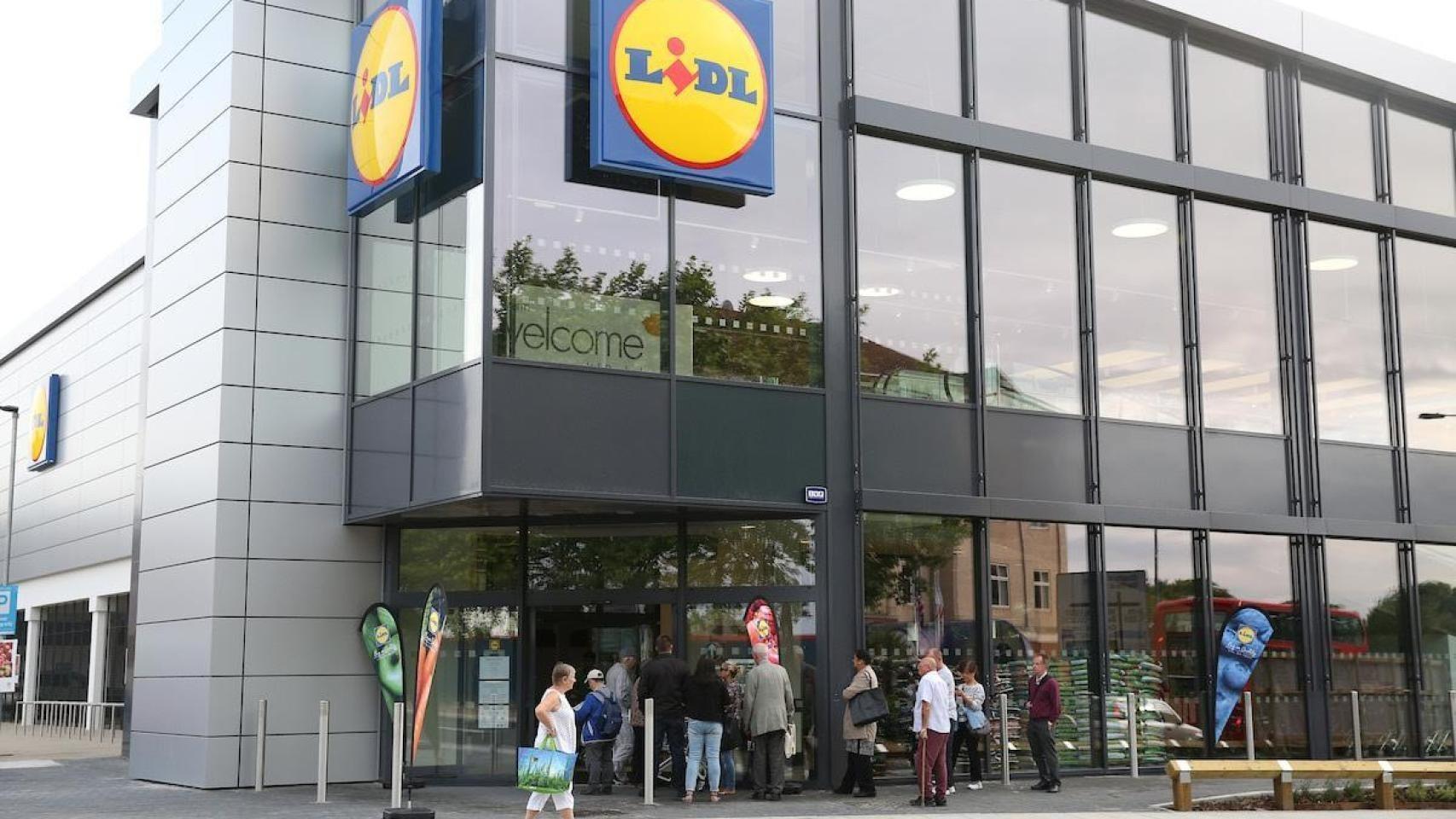 Fachada de un supermercado Lidl