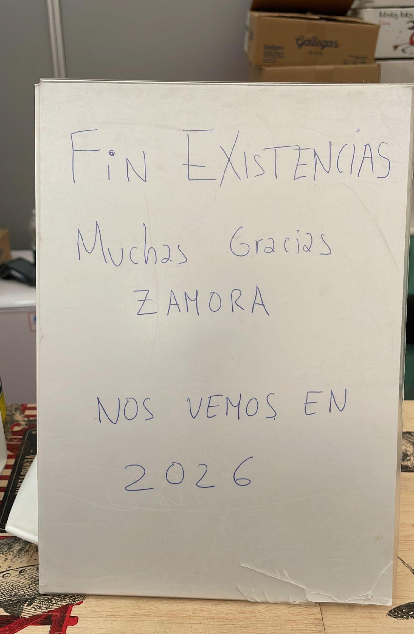 Cartel de fin de existencias en un puesto de la Feria de Fromago