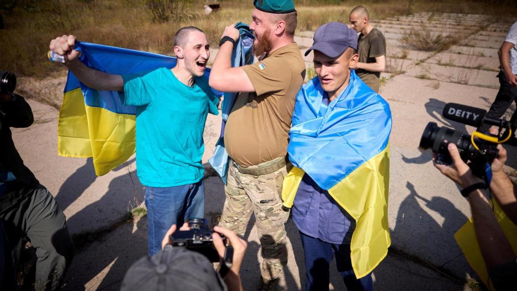 Ukrainian prisoners of war after their release.