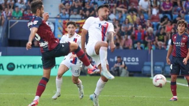 Un lance del juego en el Ciutat de València.