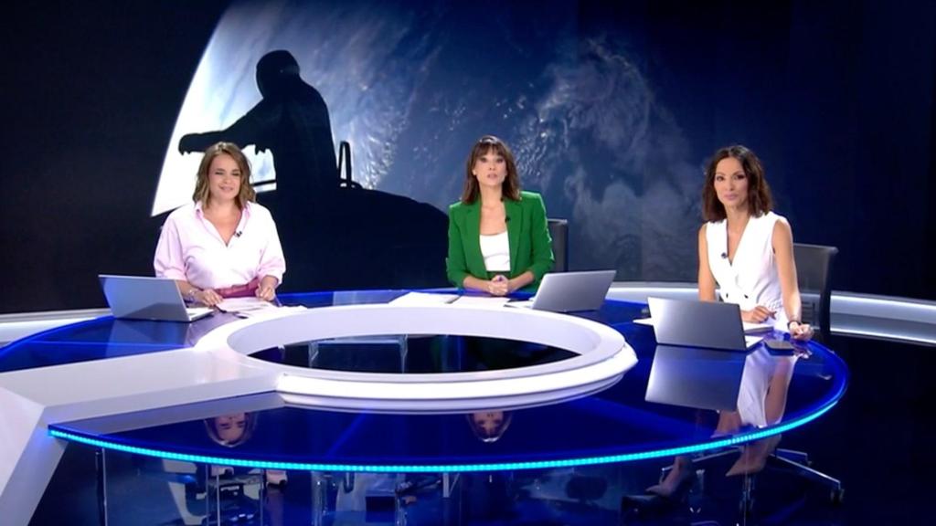 Carme Chaparro, Arancha Morales y Laila Jiménez en 'Informativos Telecinco'.