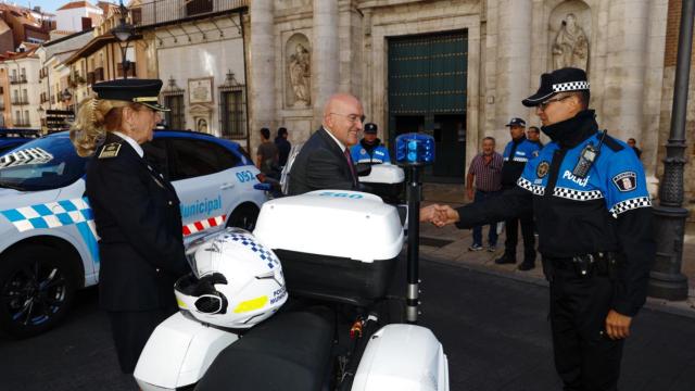 Carnero pone en valor la labor de la policía de barrio para el conjunto de la ciudad en la celebración del Día de la Policía Municipal 2024