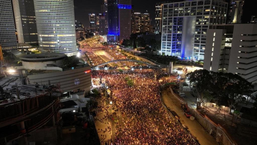 Imagen de las protestas en las calles de Tel Aviv contra el Gobierno, este sábado.