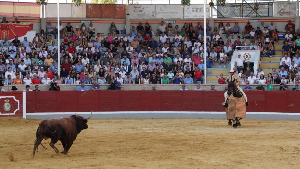 El picador Tito Sandoval en uno de los festejos.