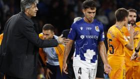 Imanol Alguacil, junto a Martín Zubimendi en el partido ante el Real Madrid.